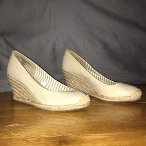 Tan Wedges